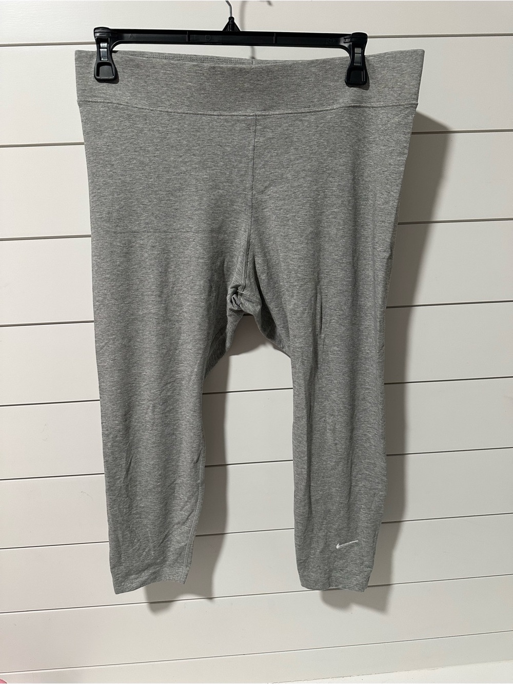 Nike Gray Cropped women’s Leggings